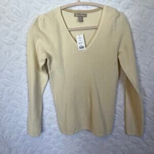 Banana republic cream colored Henley top long sleeve shirt size S new w/o tags